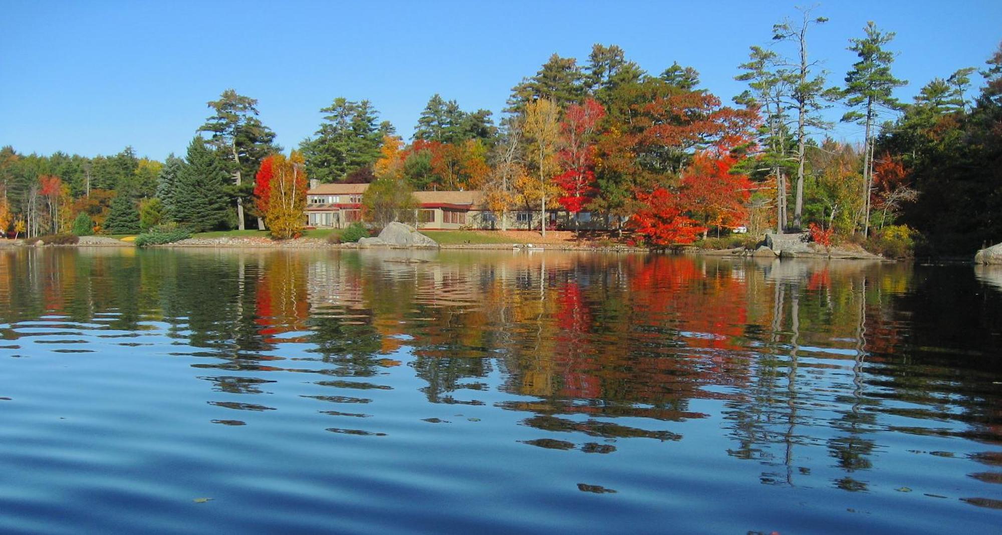 Alamoosook Lakeside Inn Orland Exteriör bild