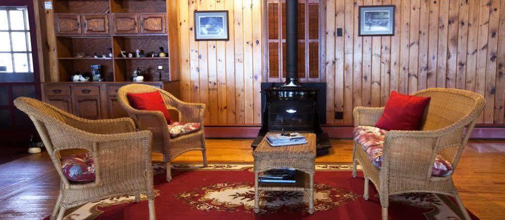 Alamoosook Lakeside Inn Orland Exteriör bild